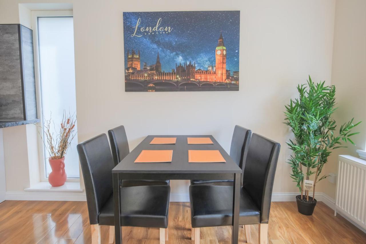 Stylish Modern Newly Built Apartment 15 Min From City Centre — Photos 2